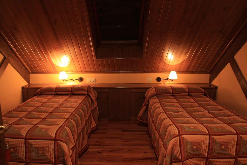 Hotel, Bungalows Y Camping Víu מראה חיצוני תמונה